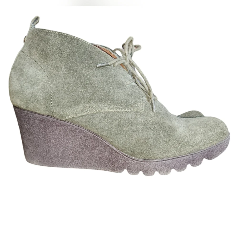 Donald J. Pliner Makko Suede Wedge Women's Size 8.5